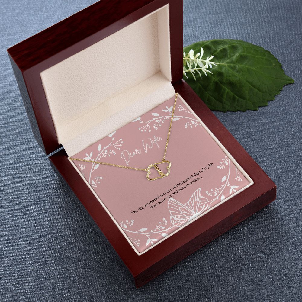 Everlasting Love Necklace Yellow Gold 10K